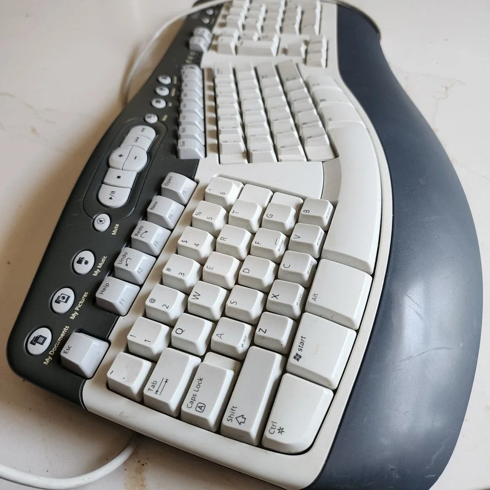 Microsoft Multimedia Keyboard 1.0A Vintage Erganomic